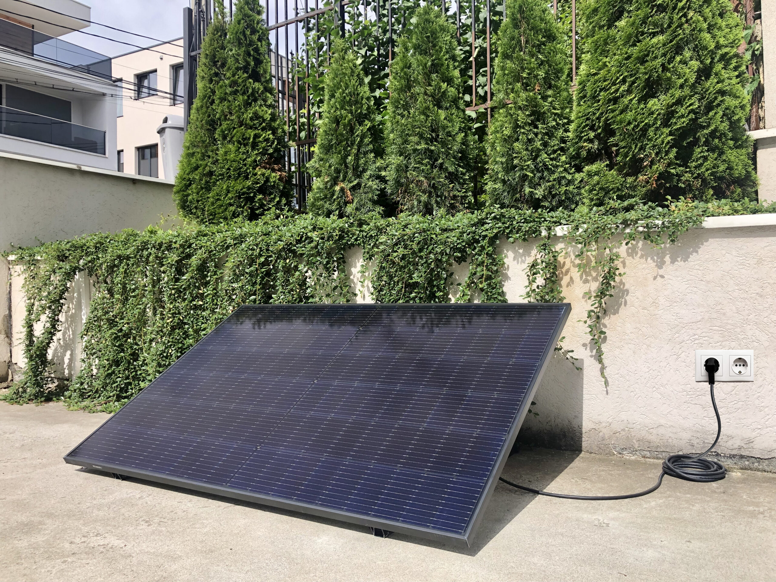 panou fotovoltaic la priza